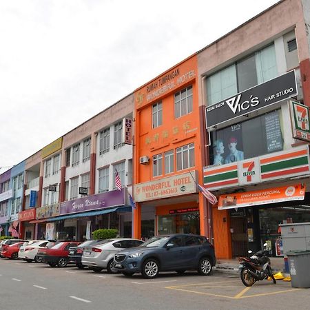 Gf Wonderful Hotel Pontian Kecil Exterior foto